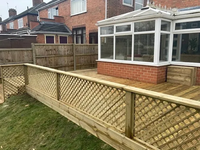Garden Fence & Decking