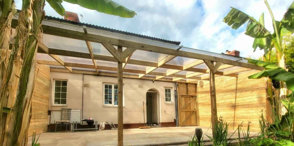Lean To With Gate